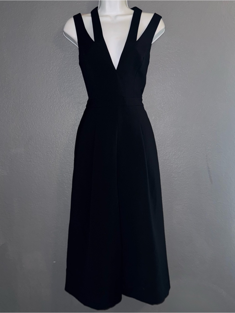 BCBGMAXAZARIA Black Halo Jackie O V-Neck Wide Strap Jumpsuit Romper Womens XS